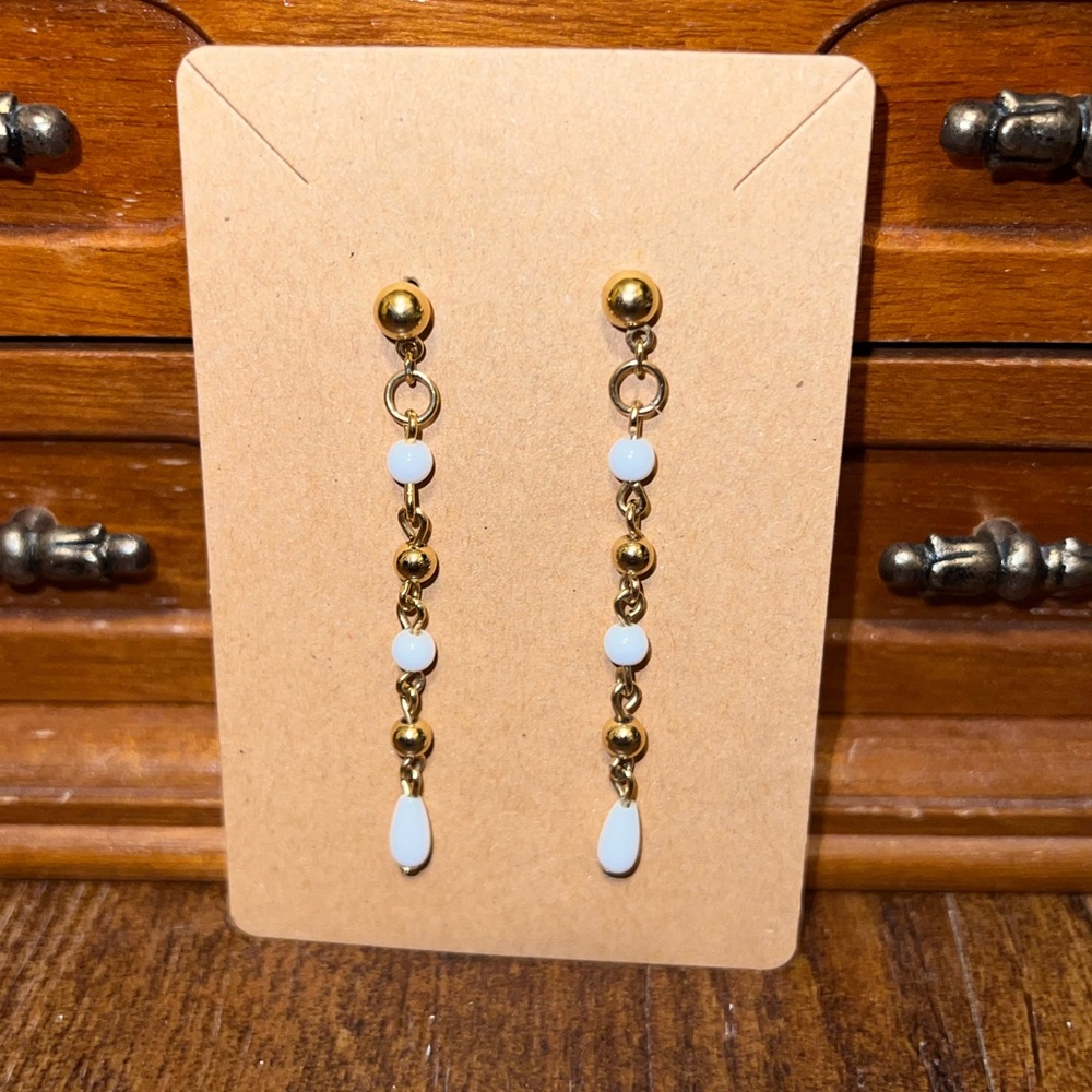 ⭐️Vintage Gold and White Drop Earrings Stud Backings
